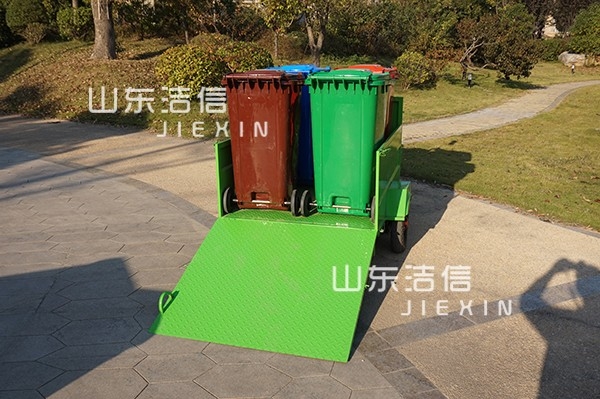 四桶平板保潔車功能簡(jiǎn)介