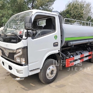 機動四輪灑水車