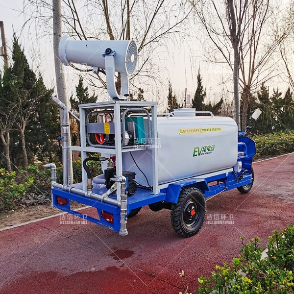藍(lán)精靈新能源1.5方電動霧炮灑水車簡介