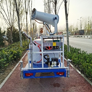 藍(lán)精靈新能源1.5方電動霧炮灑水車