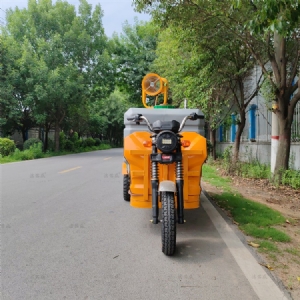 電動(dòng)三輪塑料水箱灑水車