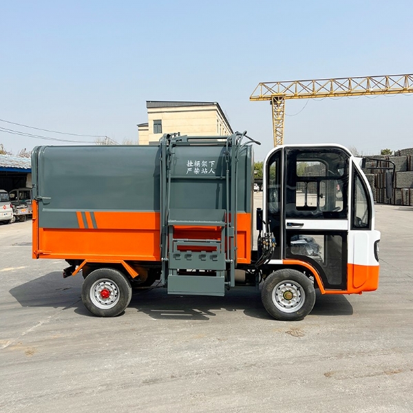 新能源電動(dòng)四輪掛桶車