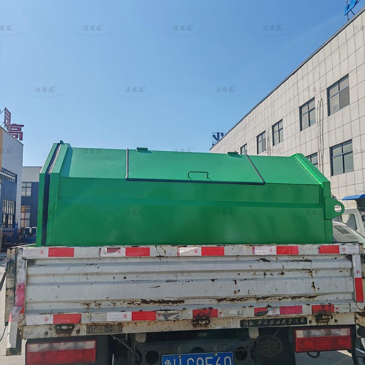 2個(gè)勾臂垃圾箱發(fā)往山西