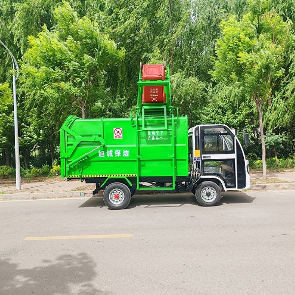 電動(dòng)側(cè)掛桶垃圾清運(yùn)車