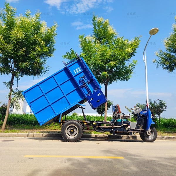 機(jī)動(dòng)三輪掛桶垃圾車